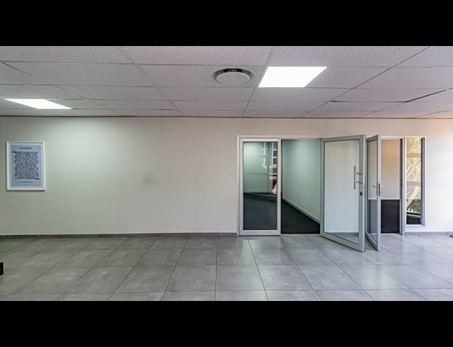 633M² OFFICE TO LET IN FERNDALE